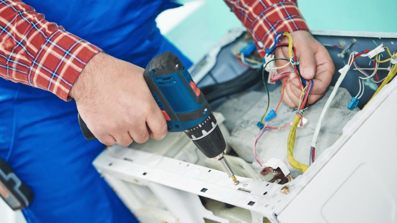 Sarıgöl Eminçelik Eminçelik çamaşır makinesi kart tamiri – Su almama arızası orijinal parça ile giderildi. - Teknik servis örneği